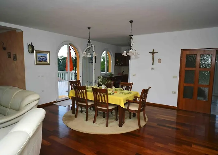 Hébergement de vacances Family Friendly House With A Swimming Pool Opric, Opatija - 11785 Lovran